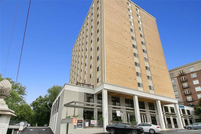 $188,000 | 2285 Peachtree Street Northeast, Unit 406 | Peachtree Battle Condominiums