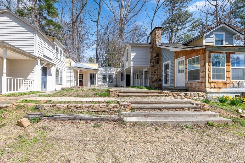 a view of a house with a outdoor space