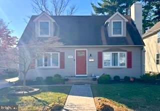 front view of house with a yard