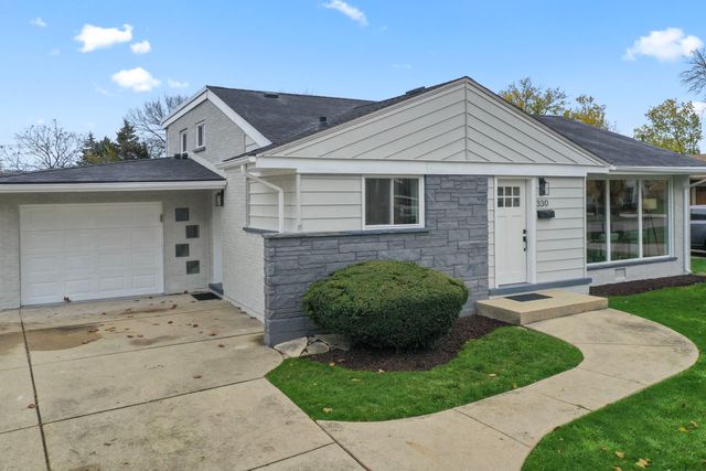 $599,900 | 330 Huntington Lane | Elmhurst