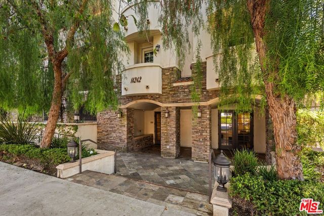 $680,000 | 14242 Burbank Boulevard, Unit 108 | Sherman Oaks