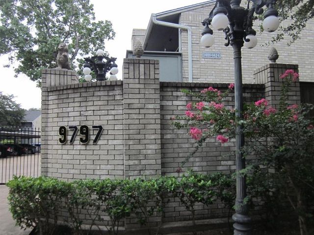 $108,000 | 9797 Leawood Boulevard, Unit 1411 | Alief