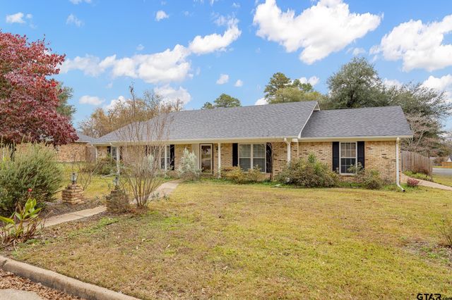 $325,000 | 903 Pam Drive | Southeast Tyler