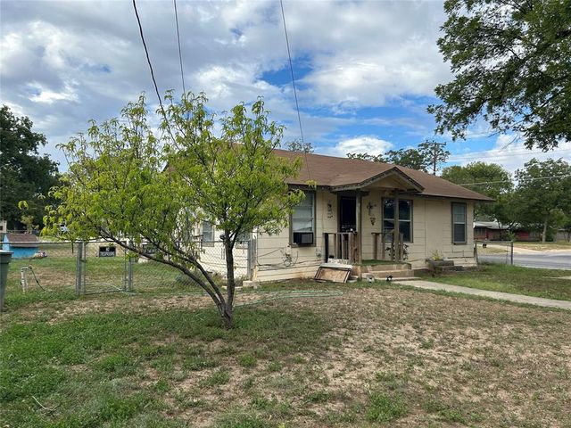 $189,900 | 732 East Mesquite Street | Uvalde