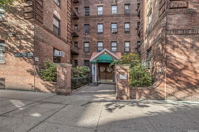 $369,000 | 35-40 82nd Street, Unit D4 | Jackson Heights