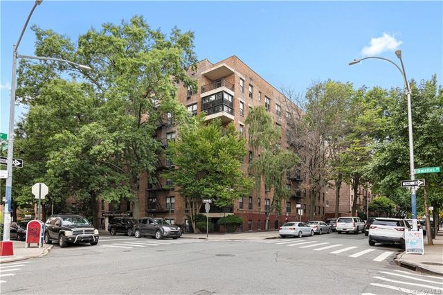 $199,000 | 665 Thwaites Place, Unit 5T | Bronxwood