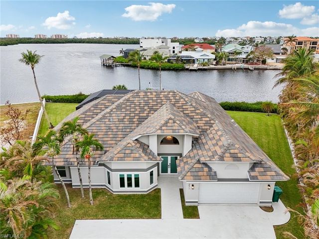 $3,495,000 | 271 6th Street | Bonita Shores