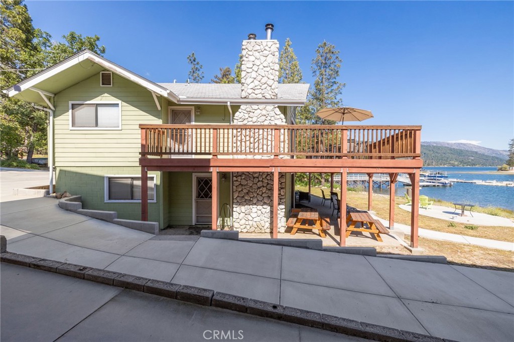 a view of a house with a outdoor space