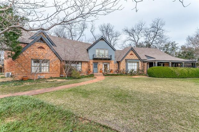 $2,500,000 | 6043 Walnut Hill Circle | Preston Hollow North