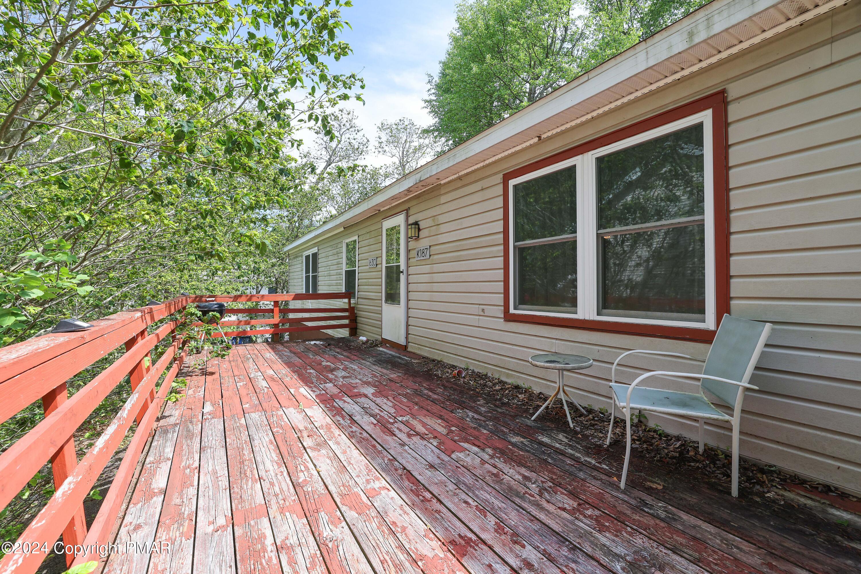 a house view with a outdoor space