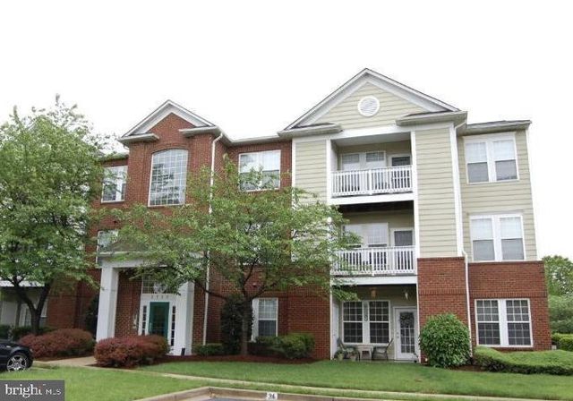 $2,000 | 8202 Blue Heron Drive, Unit 1D | Waterside