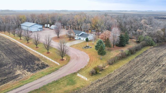 $650,000 | 28895 Highway 68 | New Avon Township - Redwood County