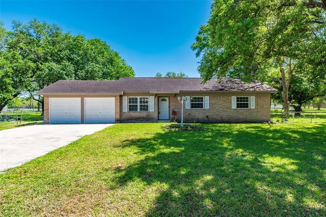 $295,000 | 3405 Meadowlark Lane | Alvin