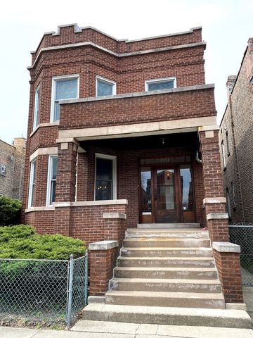 $2,100 | 2952 North Fairfield Avenue, Unit 2 | Avondale