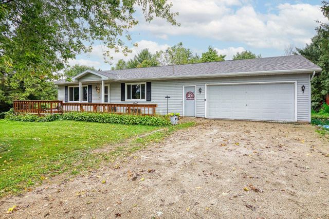 $274,900 | W10558 Hoffman Road | Maple Creek