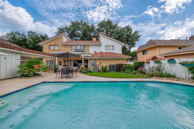 $469,900 | 1755 Carriage Way | Sugar Land