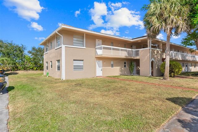 $1,800 | 10185 Twin Lakes Drive, Unit 23A | Coral Springs