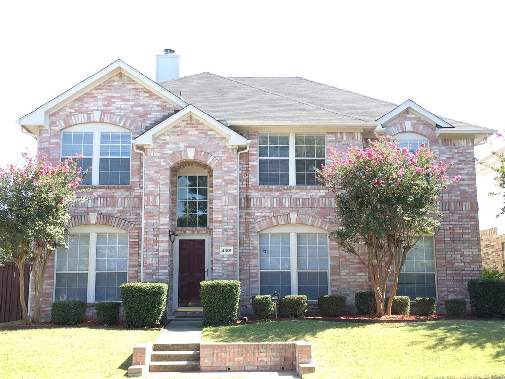 a front view of house with yard