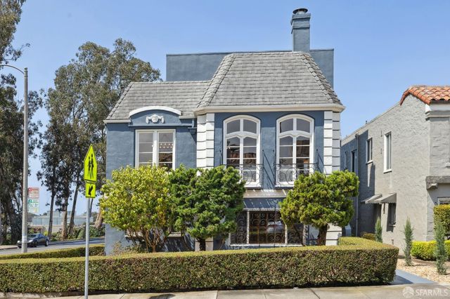 $2,495,000 | 3095 24th Avenue | Merced Manor