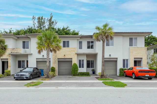 $3,000 | 1340 Pioneer Way | Royal Palm Beach