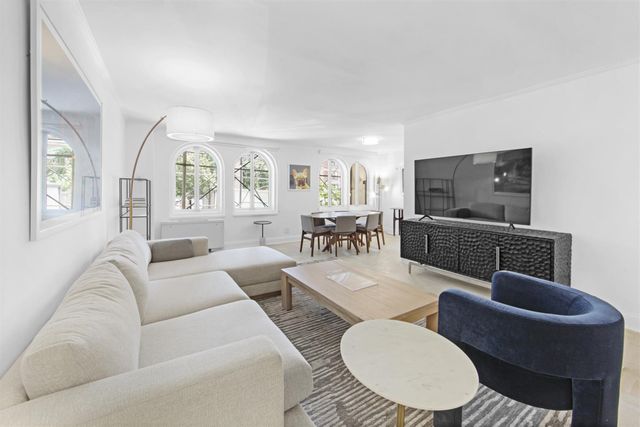 920 Park Avenue, Unit 2B | Upper East Side