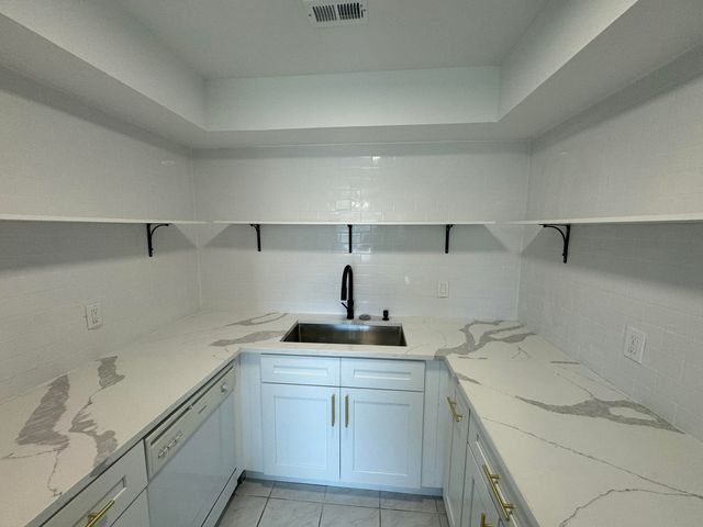 $1,850 | 243 Castlewood Drive, Unit 6 | North Palm Beach