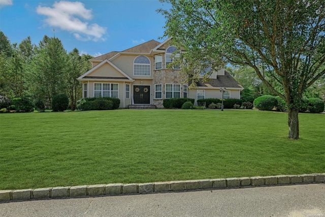 $949,000 | 4 Arborvitae Lane | Miller Place