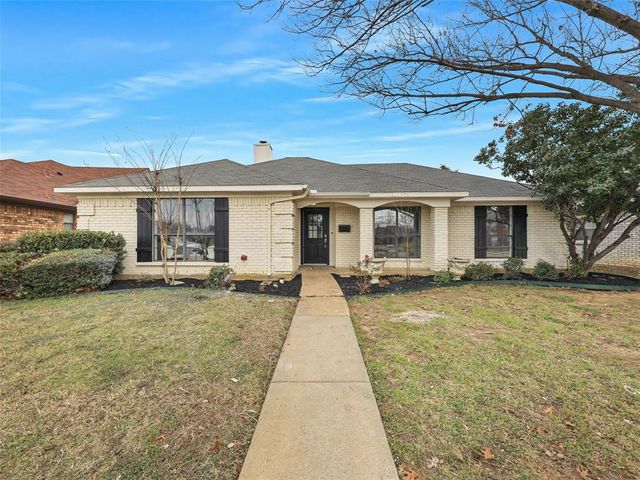 $499,900 | 584 Parkway Boulevard | Coppell