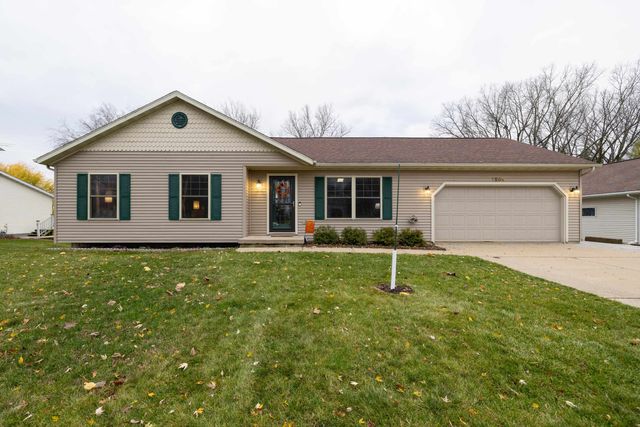 $370,000 | 1209 Victoria Street | Baraboo