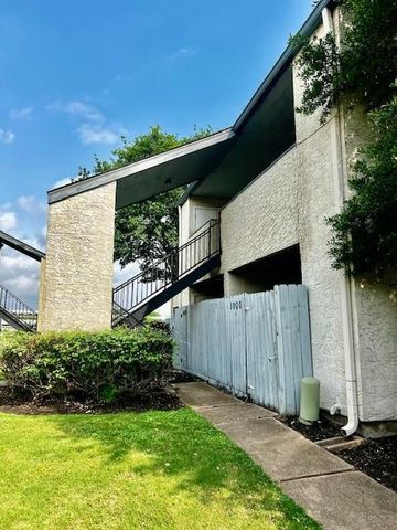 $850 | 7313 Gulf Freeway, Unit 1001 | Park Place