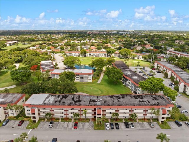 $2,600 | 711 South Hollybrook Drive, Unit 109 | Hollybrook Golf & Tennis Club