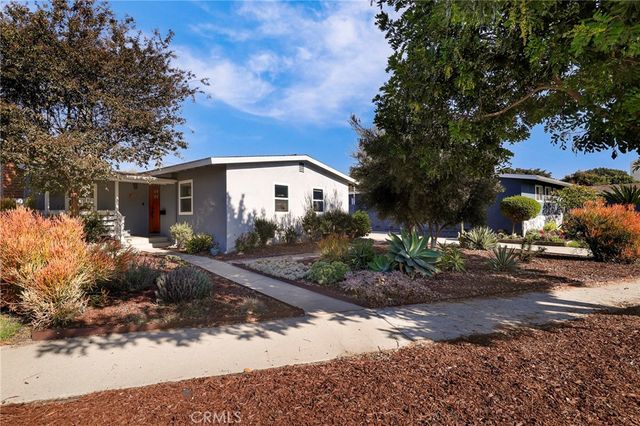 $1,149,000 | 6121 East Birkdale Street | Los Altos