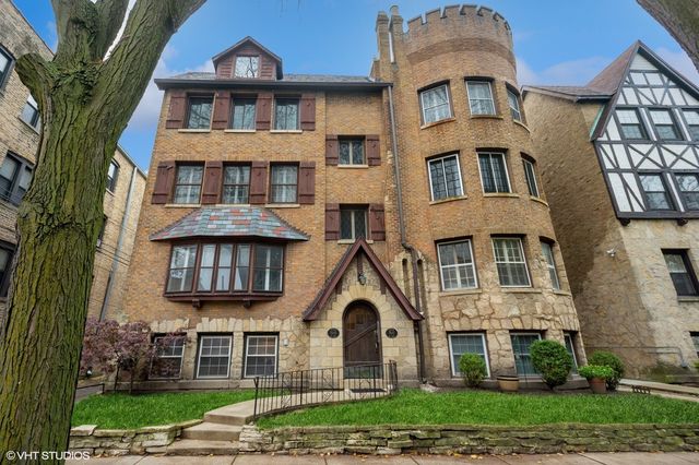 $330,000 | 7442 North Hoyne Avenue, Unit 3N | East Rogers Park