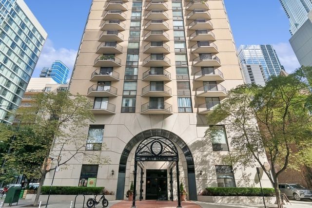 $350,000 | 70 West Huron Street, Unit 1502 | River North