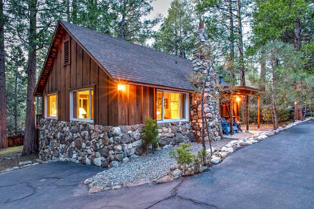 $375,000 | 26975 Idyllwild Road | Idyllwild-Pine Cove