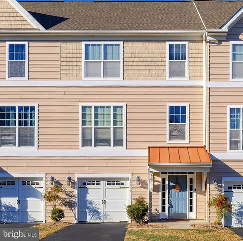 $399,900 | 33829 Connecticut Avenue, Unit 15