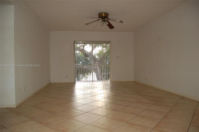 $279,000 | 8524 Old Country Manor, Unit 107 | Davie