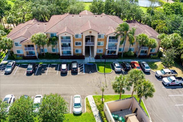 $1,900 | 151 Southwest Palm Drive, Unit 106 | St. Lucie West Country Club