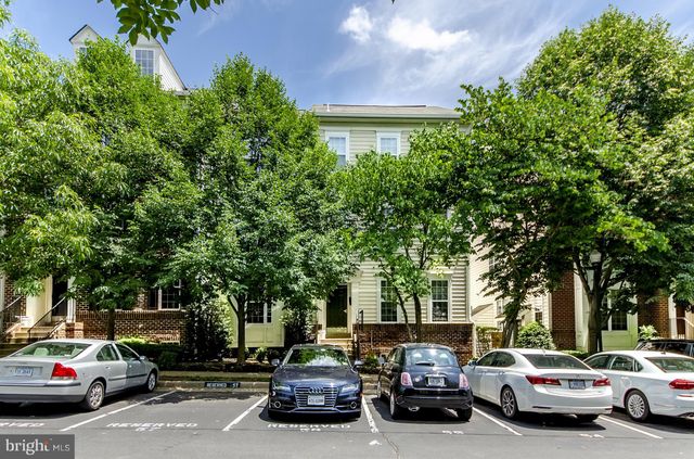 $2,700 | 1540 Northern Neck Drive, Unit 34 | Tysons Corner