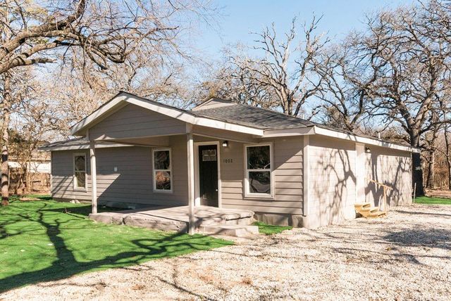 $325,000 | 1002 South Sam Houston Road | Mesquite