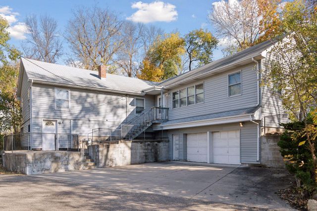 $330,000 | 2320 Ives Lane North | Elmhurst Lakeview