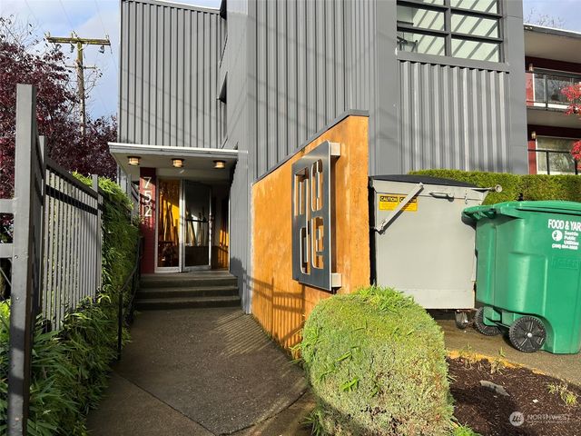 $279,900 | 752 Bellevue Avenue East, Unit 109 | Capitol Hill