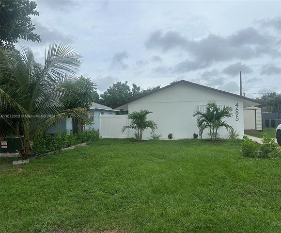 $415,900 | 4695 Cambridge Street | Lake Worth Corridor