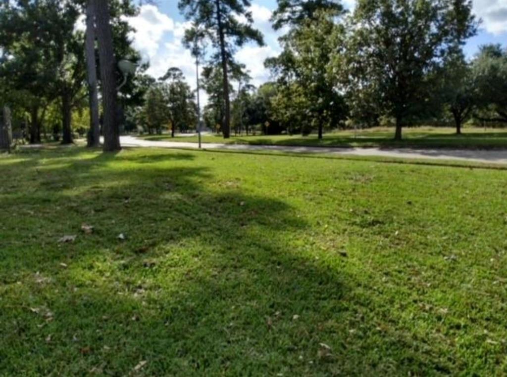 a view of a golf course