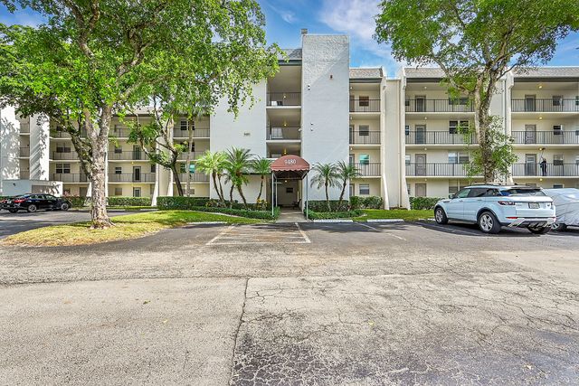 $195,000 | 9480 Poinciana Place, Unit 201 | Pine Island Ridge