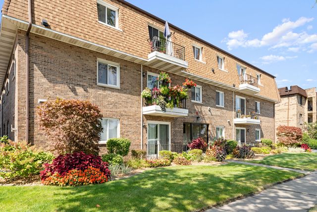 $156,000 | 10720 Kilpatrick Avenue, Unit 101 | Oak Lawn