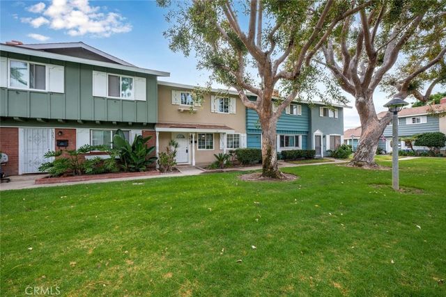 $714,000 | 19855 Coventry Lane | South Huntington Beach