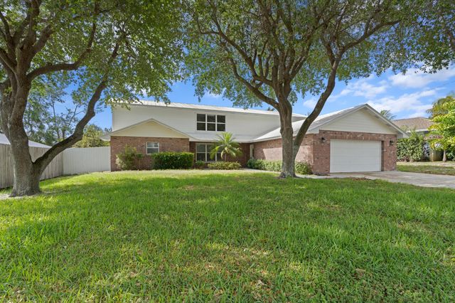 $869,000 | 8888 Southeast Colony Street | Hobe Sound