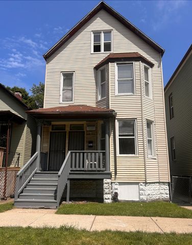 $1,800 | 8231 South Coles Avenue, Unit 2 | South Chicago