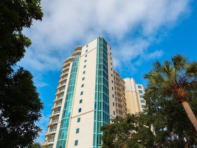 $1,650,000 | 340 South Palm Avenue, Unit 15 | South Palm Avenue